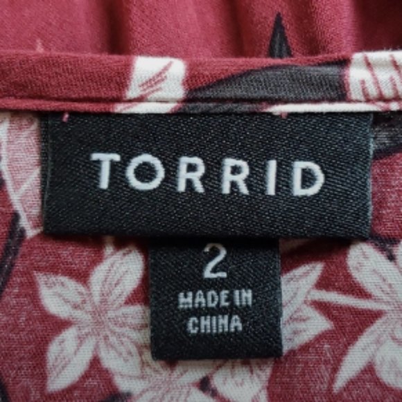 Torrid Hi-Lo red floral top 2X - Picture 5 of 5